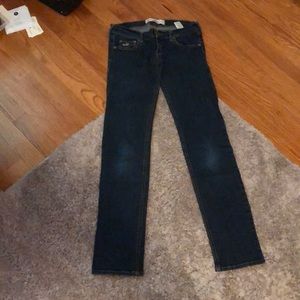 Women’s hollister dark 1R jeans